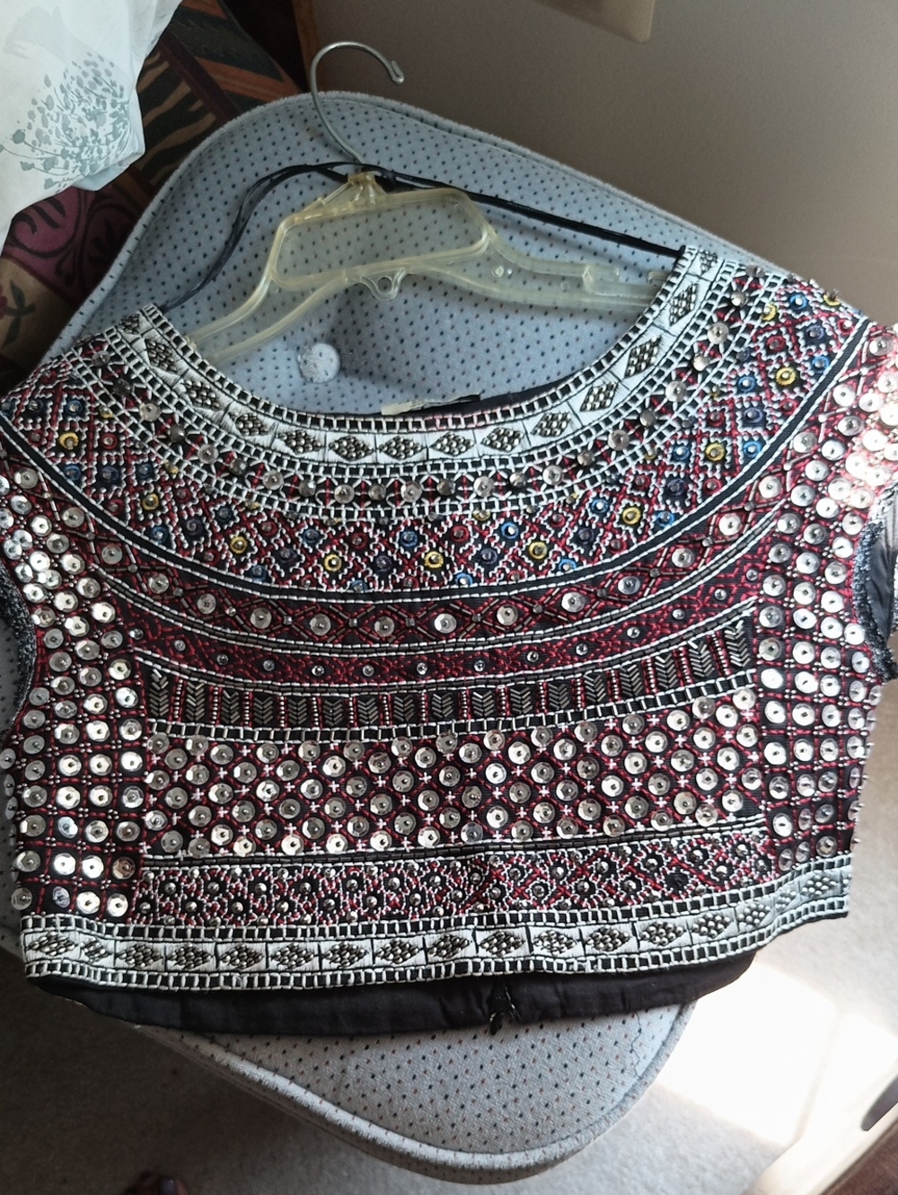 Zara Maroon Geometric Sequin & Beaded Crop Top - sz. Med